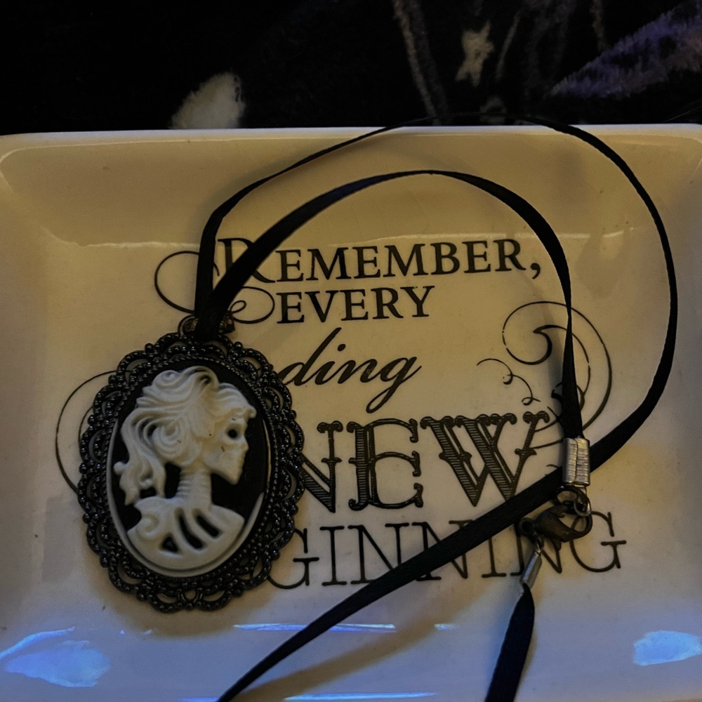 Skeleton Cameo necklace